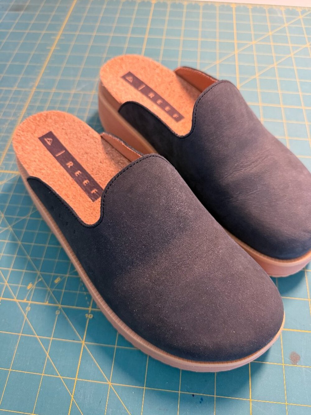 Reef Vista Skye Women's Leather Clogs Charcoal Gray Size 8